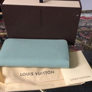 Authentic LV WALLET BRAND NEW WITH TAG